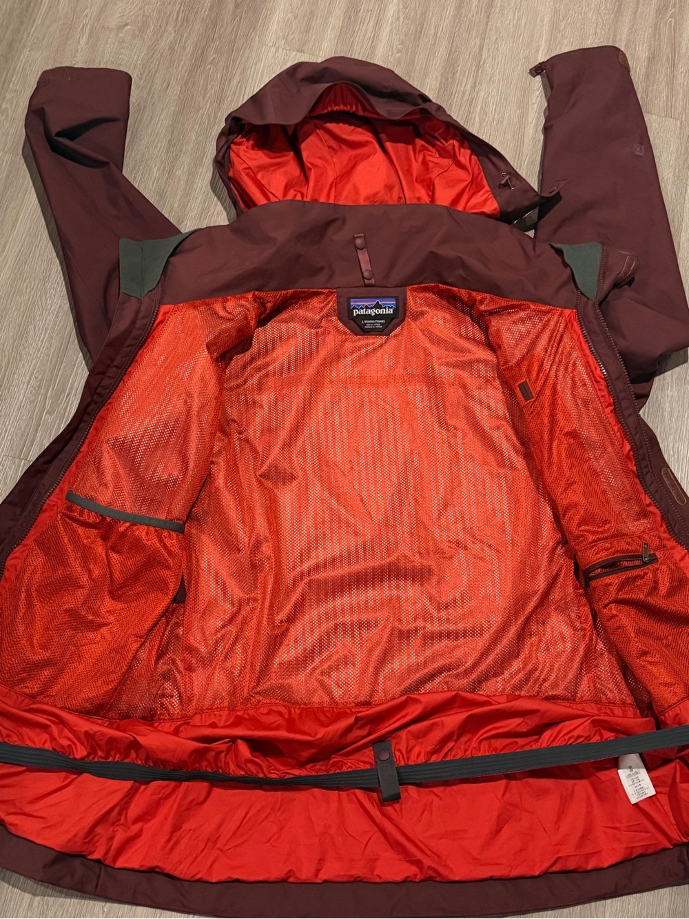 Patagonia Womens H2No RECCO Hooded Snowbelle Jacket Sz Large Red 31680 EUC - Picture 3 of 11